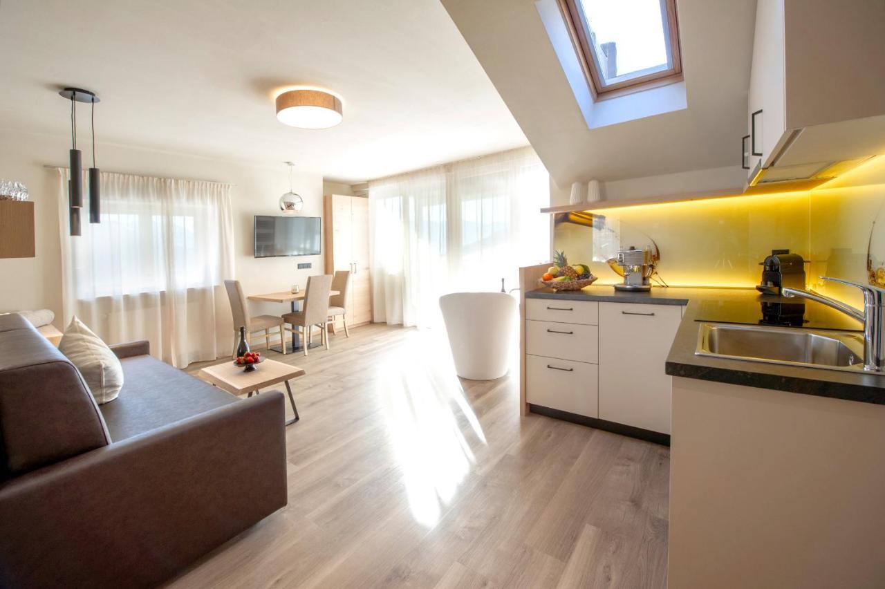 カルダーロ Haus Gregoriアパートホテル エクステリア 写真