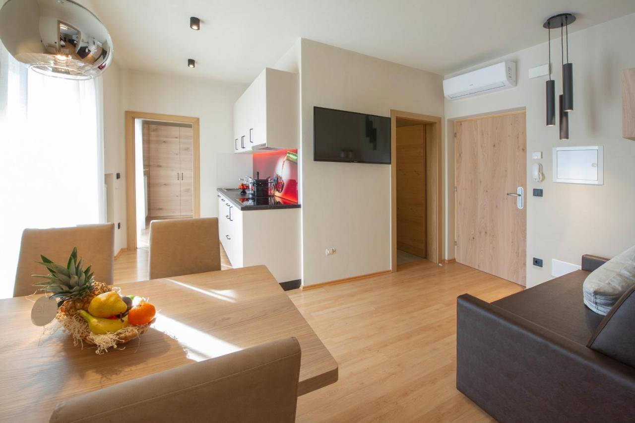 カルダーロ Haus Gregoriアパートホテル エクステリア 写真